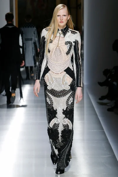 Look 11